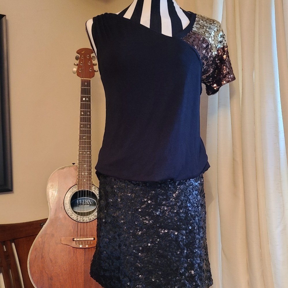 ⚡2/$25 Asymmetrical sequin top